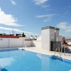 https://family-apartment-patioswimming-pool-in-center-malaga.hotelsinnerja.org