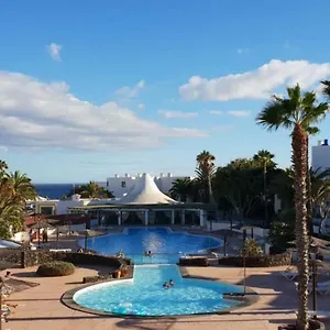 https://casa-sea-front-costa-teguise.in-canary-islands.com